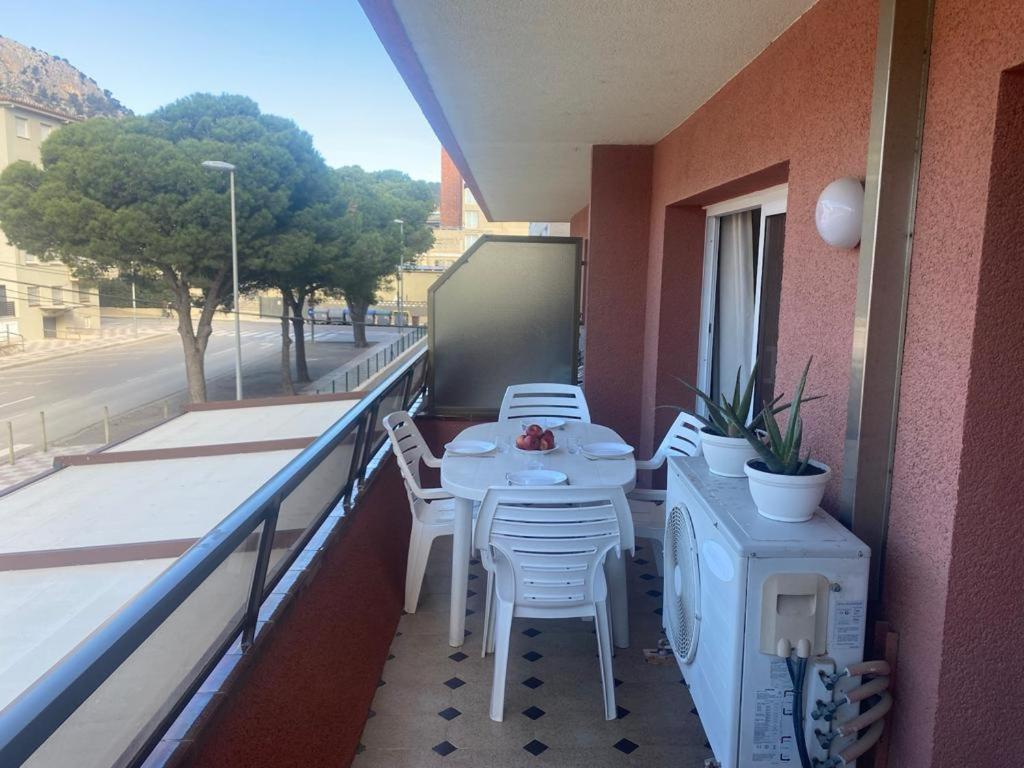 Apartamento Familiar Torroella De Montgri Bagian luar foto